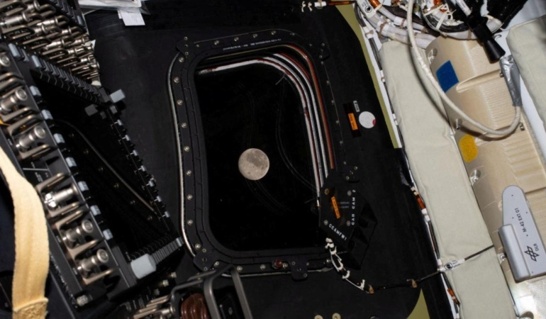 Artemis II Ekibi Dünya'dan En Uzak Mesafeyi Geride Bıraktı