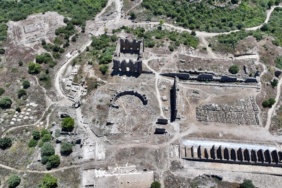 Aspendos'ta 2 Bin Yıllık Tiyatro Caddesi Keşfedildi