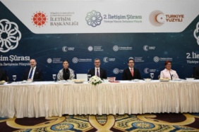 İletişim Başkanı Duran, İletişim Fakültesindeki Toplantıda Konuştu
