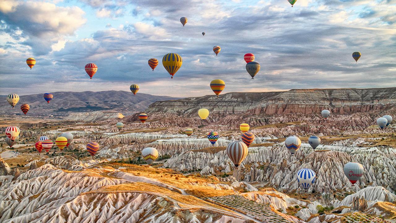 Turizm geliri yılın ikinci çeyreğinde 15,9 milyar dolar oldu