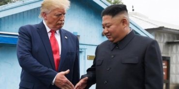 Trump'ın bu yıl içinde Kuzey Kore lideri Kim ile yüz yüze görüşmek istediği iddia edildi