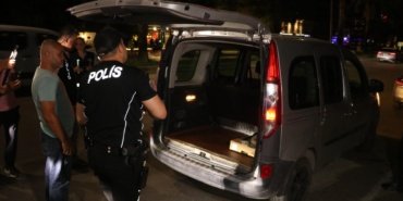 Adana'da havadan destekli operasyonda 35 kaçak gözaltına alındı 13 Adana'da havadan destekli operasyonda 35 kaçak gözaltına alındı