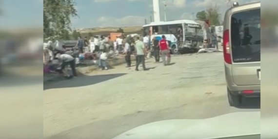 Ankara'da Toplu Taşıma Otobüsü ve Kamyonun Çarpışması 10 Ankara'da Toplu Taşıma Otobüsü ve Kamyonun Çarpışması