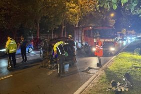 Bakırköy'de zincirleme trafik kazası: 3 kişi yaralandı 2 Bakırköy'de zincirleme trafik kazası: 3 kişi yaralandı