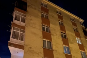 İstanbul'da 5 Katlı Binanın Balkonu Çöktü