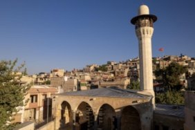 Depremlerde hasar gören 2 cami restore edildi 2 Depremlerde hasar gören 2 cami restore edildi