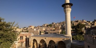 Depremlerde hasar gören 2 cami restore edildi 14 Depremlerde hasar gören 2 cami restore edildi