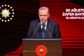 Erdoğan: Türkiye'nin kimliğini anlamak isteyenler Malazgirt'ten Çanakkale'ye uzanan tarihi incelemeli