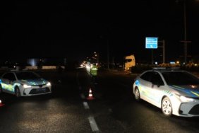 Sakaltutan Geçidi'nde yağışlı hava sonrası toprak kayması: Yol trafiğe kapandı 6 Sakaltutan Geçidi'nde yağışlı hava sonrası toprak kayması: Yol trafiğe kapandı