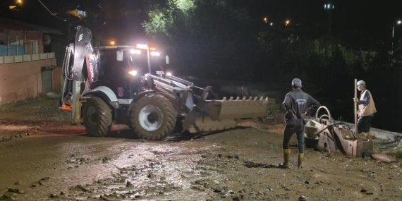 Üzümlü'de şiddetli yağış sonrası sel canlanmaları yaşandı