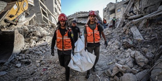 İşgalci İsrail'in Gazze'ye yönelik saldırılarında yıkılan 20 evin enkazından 233 Filistinlinin naaşı çıkarıldı