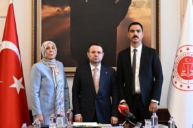 Adalet Bakanı Gürlek, Muhsin Yazıcıoğlu'nun Ailesini Kabul Etti