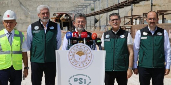 Bakan Yumaklı: Silvan Barajı, Türkiye'nin ve Avrupa'nın en önemli mühendislik yapılarından biri 9 Bakan Yumaklı: Silvan Barajı, Türkiye'nin ve Avrupa'nın en önemli mühendislik yapılarından biri