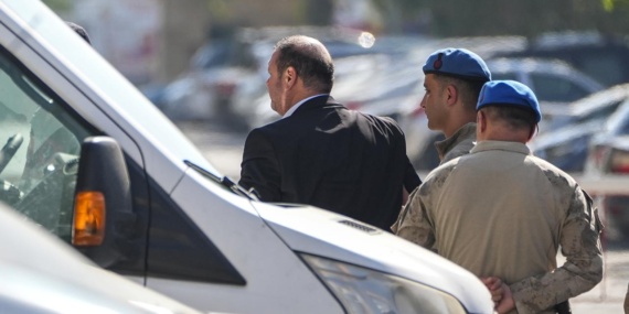 Menderes Belediye Başkanı İlkay Çiçek görevden uzaklaştırıldı