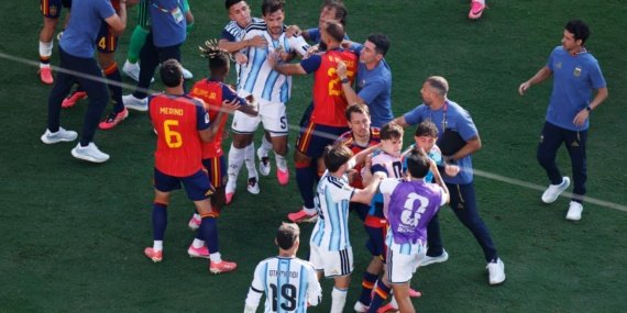 FIFA Dünya Kupası finaline ceza yağdırdı