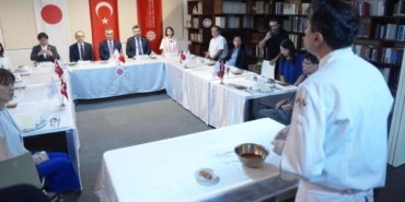 Japonya’da lezzet köprüsü: Türk Mutfağı Atölyesi düzenlendi 12 Japonya’da lezzet köprüsü: Türk Mutfağı Atölyesi düzenlendi