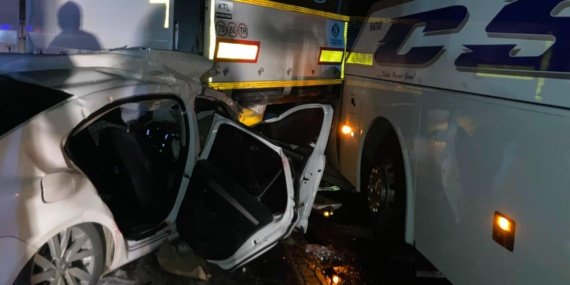 Hatay'da Zincirleme Trafik Kazası: 2 Kişi Hayatını Kaybetti, 4 Kişi Yaralandı 8 Hatay'da Zincirleme Trafik Kazası: 2 Kişi Hayatını Kaybetti, 4 Kişi Yaralandı