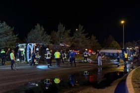 Yolcu otobüsü benzin tankeriyle çarpıştı: 35 yaralı