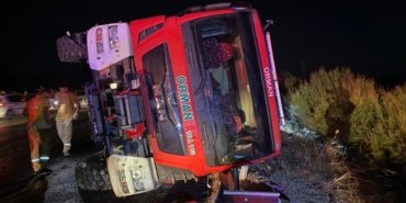 Orman yangınından dönen arazöz yolda devrildi