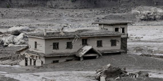 Nepal'deki afet bilançosu ağırlaştı: Ölü sayısı 734'e ulaştı 7 Nepal'deki afet bilançosu ağırlaştı: Ölü sayısı 734'e ulaştı