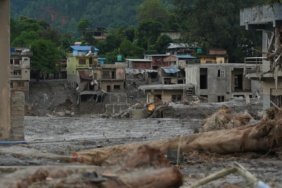Nepal'deki selde hayatını kaybedenlerin sayısı 389'a çıktı 2 Nepal'deki selde hayatını kaybedenlerin sayısı 389'a çıktı