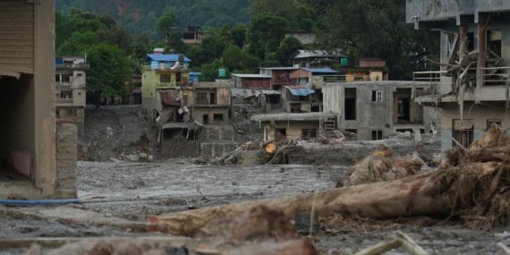 Nepal'deki selde hayatını kaybedenlerin sayısı 389'a çıktı