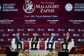 İletişim Başkanlığınca "955. Yılında Malazgirt Zaferi" paneli düzenlendi 5 İletişim Başkanlığınca "955. Yılında Malazgirt Zaferi" paneli düzenlendi