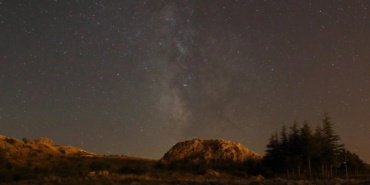 Bu Gece Gökyüzünü Gök Taşları Süslüyor: Perseid Yağmuru Zirve Noktasına Ulaşıyor 14 Bu Gece Gökyüzünü Gök Taşları Süslüyor: Perseid Yağmuru Zirve Noktasına Ulaşıyor