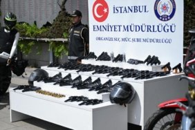 İstanbul'da Suç Örgütlerine Karşı Büyük Operasyon: 161 Tutuklama 2 İstanbul'da Suç Örgütlerine Karşı Büyük Operasyon: 161 Tutuklama