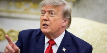 Fox News: Trump, Hürmüz'de ABD'nin faaliyetlerini engellemesi halinde Umman'ı "bombalayacaklarını" söyledi 12 Fox News: Trump, Hürmüz'de ABD'nin faaliyetlerini engellemesi halinde Umman'ı "bombalayacaklarını" söyledi