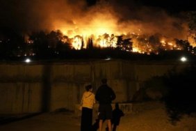 Yunanistan'da Yangınlar Devam Ediyor 4 Yunanistan'da Yangınlar Devam Ediyor