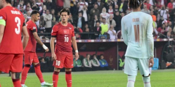 Ay-Yıldızlılar İtalya'yı Ağırlıyor: Maç 21.45'te Başlıyor 10 Ay-Yıldızlılar İtalya'yı Ağırlıyor: Maç 21.45'te Başlıyor
