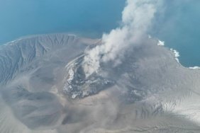 Anak Krakatau'ndaki patlama Cakarta'daki havalimanı trafiğini felç etti