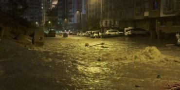 Ankara'da şiddetli yağış rögar taşkınına yol açtı: Keçiören'de evler sularla doldu 13 Ankara'da şiddetli yağış rögar taşkınına yol açtı: Keçiören'de evler sularla doldu