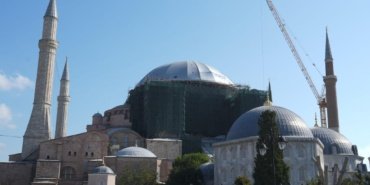 Ayasofya’da doğu yarım kubbe için güçlendirme ve restorasyon süreci resmen başlıyor 13 Ayasofya’da doğu yarım kubbe için güçlendirme ve restorasyon süreci resmen başlıyor