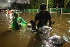 Tayland'ın başkenti Bangkok'ta etkili olan seller nedeniyle binlerce kişi tahliye edildi