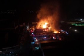 Bolu'nun Gerede ilçesindeki geri dönüşüm tesisinde alevler yükseldi 4 Bolu'nun Gerede ilçesindeki geri dönüşüm tesisinde alevler yükseldi
