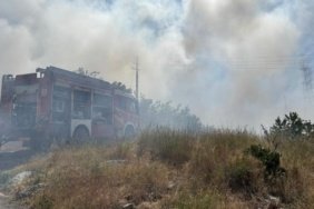 Ankara'nın Çankaya ilçesindeki otluk alanda çıkan alevler söndürüldü