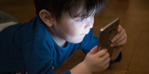 Yüksek ekran maruziyeti, çocukların dil ve öğrenme yetkinliklerini olumsuz etkiliyor 9 Yüksek ekran maruziyeti, çocukların dil ve öğrenme yetkinliklerini olumsuz etkiliyor