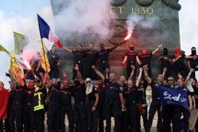 Fransa'da öğrenci isyanı tırmandı: 400'ten fazla kişi gözaltında 5 Fransa'da öğrenci isyanı tırmandı: 400'ten fazla kişi gözaltında