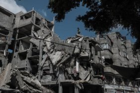 Katil İsrail'in ateşkese rağmen Gazze'ye son 24 saatte düzenlediği saldırılarda 4 kişi hayatını kaybetti