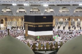 Diyanet, Aile Yılı kapsamında umre yolcularına sürpriz konaklama imkânı sağlıyor