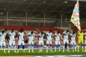 İrlandalı futbolcular katil İsrail'i protesto etti