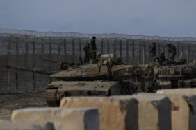 İsrail, Gazze'de Savaş Suçu Delillerini Silerek Askeri Üsler İnşa Ediyor