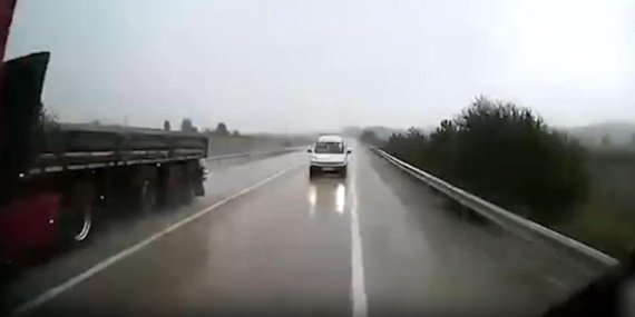 Safranbolu'da tehlikeli sollama: Son anda facia 7 Safranbolu'da tehlikeli sollama: Son anda facia