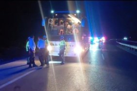 Manisa Kırkağaç'ta otobüs devrildi: 18 kişi yaralandı 3 Manisa Kırkağaç'ta otobüs devrildi: 18 kişi yaralandı