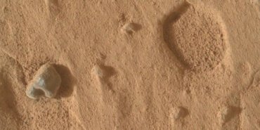 NASA Mars'ta gizemli delikler buldu 12 NASA Mars'ta gizemli delikler buldu