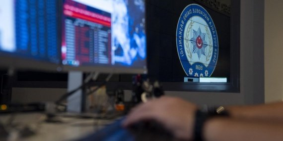 Derbi öncesinde yasa dışı bahis ağına darbe: 98 bin site kapandı, 1200 hesaba el konuldu 11 Derbi öncesinde yasa dışı bahis ağına darbe: 98 bin site kapandı, 1200 hesaba el konuldu