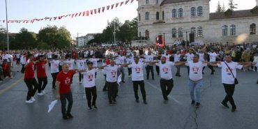 Sivas'ta 1058 Kişilik Dev Halayda Birlik ve Beraberlik