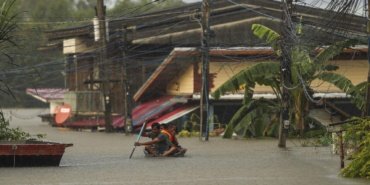 Tayland'ın başkenti Bangkok'ta sel 700 bin kişiyi etkiledi 12 Tayland'ın başkenti Bangkok'ta sel 700 bin kişiyi etkiledi
